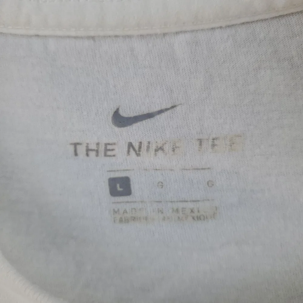 Nike 2020 World Flags Swoosh Graphic T-Shirt White Men's Size Large